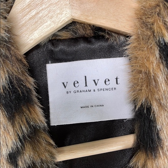 Leopard Vest (small) - Picture 2 of 4